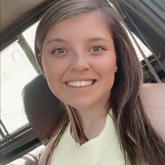 Meet your Posher, Emily - Picture 1 of 1